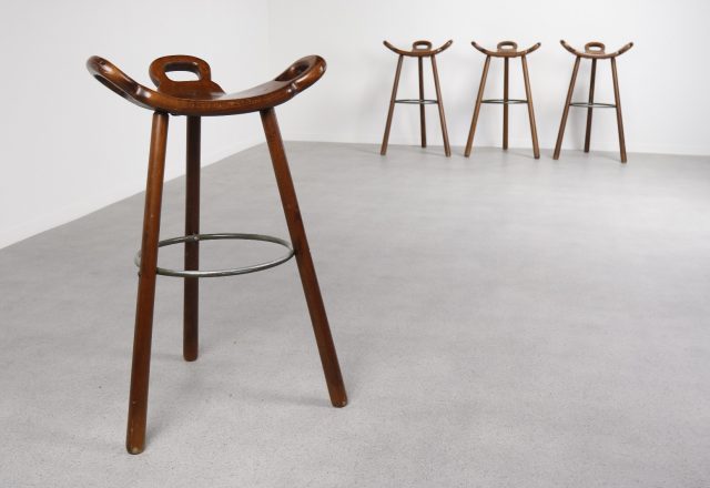 Spanish brutalist bar stools 1