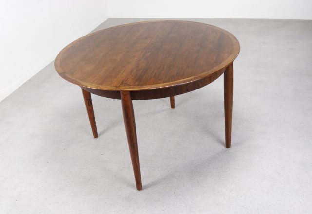 Lübke dining table 1