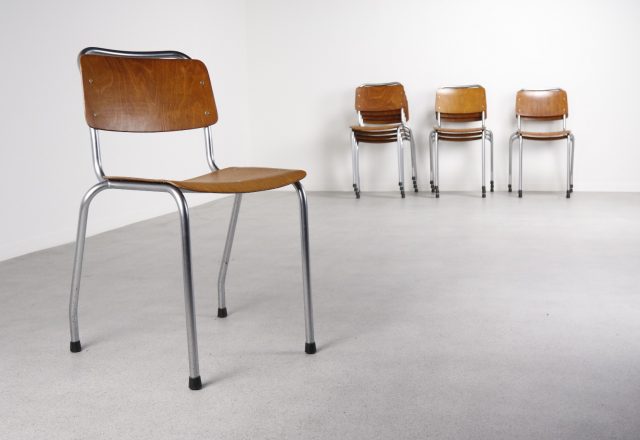 Ahrend de Cirkel - mid century stacking chairs 1