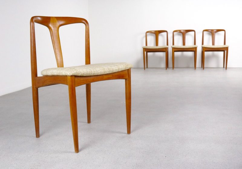 Johannes Andersen - Juliane mid century danish dining chairs - Uldum møbelfabrik vintage design eetkamerstoelen 1