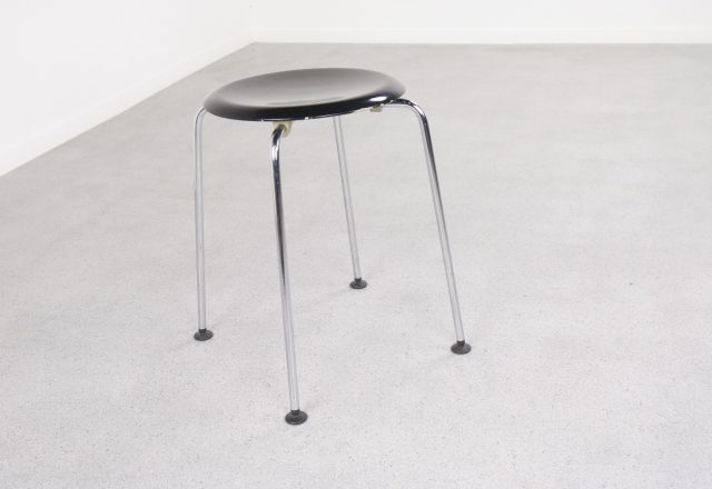 Arne Jacobsen - Fritz Hansen mid century danish Dot stool - vintage design deense kruk 1