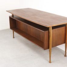 Large Mid Century floating Danish desk - vintage design Deens bureau 9