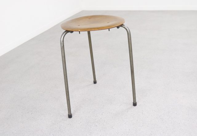 Mid century Danish three legged stool - Arne Jacobsen Fritz Hansen style - vintage design Deense kruk 2