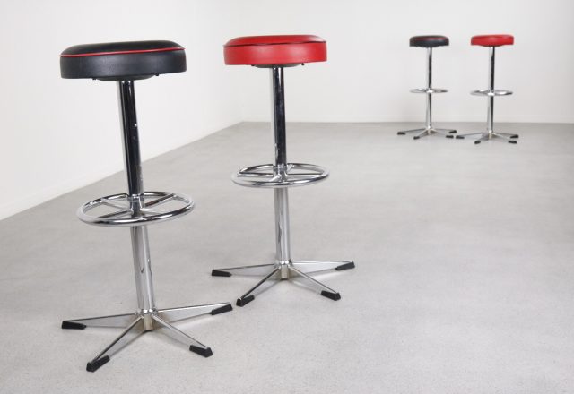 Mid century swivel bar stools - vinateg design draaibare barkrukken 1