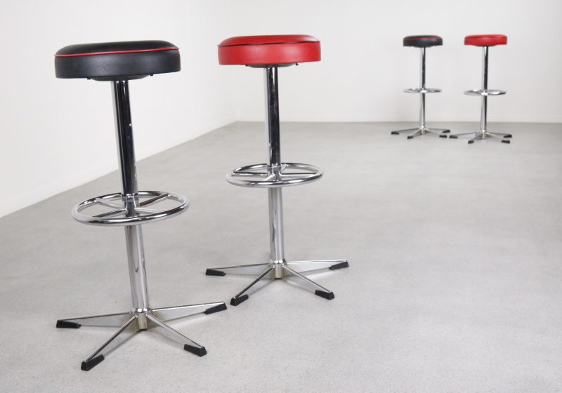 Mid century swivel bar stools - vinateg design draaibare barkrukken 1