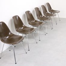 Charles & Ray Eames - Fiberglass chocolate DSX dining chairs on chromed H-Base - Herman Miller - Vintage design eetkamerstoelen 7