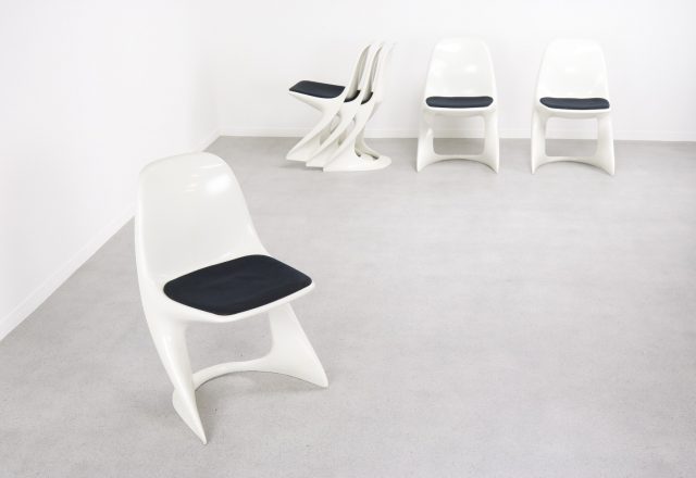 Alexander Begge - Casala model 2001 : 2002 - Mid century space age German molded plastic stacking dining chairs - Vintage Duits design stapelstoelen eetkamerstoelen 1