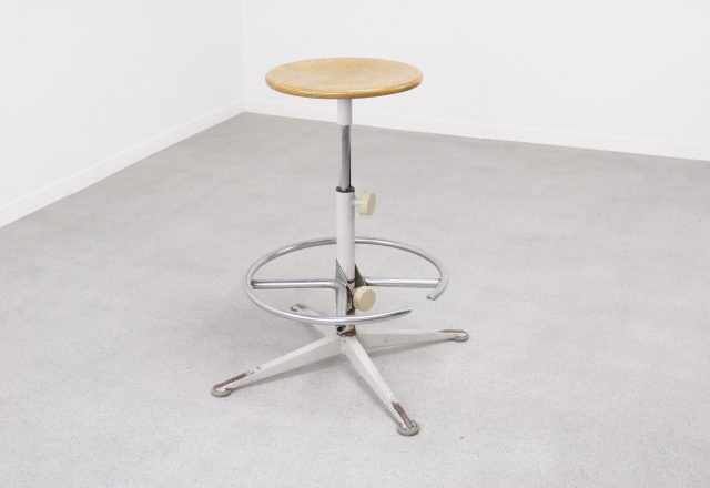 Friso Kramer - Ahrend de Cirkel - Mid century Dutch design industrial stool - Vintage industriele atelier kruk 1950s 1