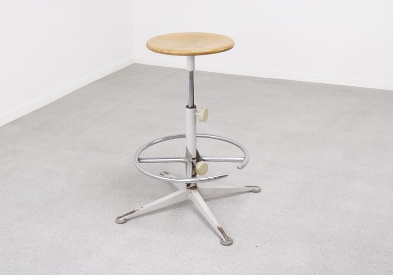 Friso Kramer - Ahrend de Cirkel - Mid century Dutch design industrial stool - Vintage industriele atelier kruk 1950s 1