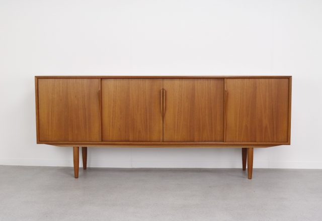 Gunni Omann - Axel Christensen ACO 1960s - Danish Mid Century solid teak sideboard organic handles - Vintage Deens design dressoir 1