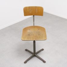 Early 1950s Dutch design Ahrend de Cirkel industrial working stool - Vroege Nederlandse industriele werkkruk 3