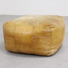 Vintage De Sede patchwork ottoman - Mid century Swiss buffalo leather foot stool 1960s 1970s - Vintage design lederen pouf 4