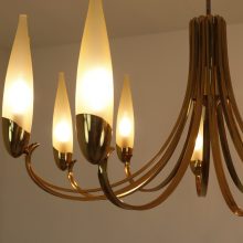 Large Brass 12 arm chandelier by Stilnovo Italy 1960s opaline shades - Mid century Italian lighting - Vintag Italiaanse kroonluchter 11