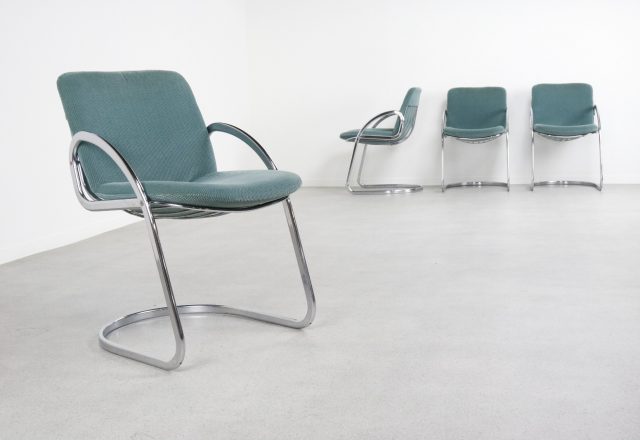 Gastone Rinaldi - Cantilever wire dining chairs Rima Italy - Mid century Italian chrome chairs 1970s - Vintage Italiaans design eetkamerstoelen 1