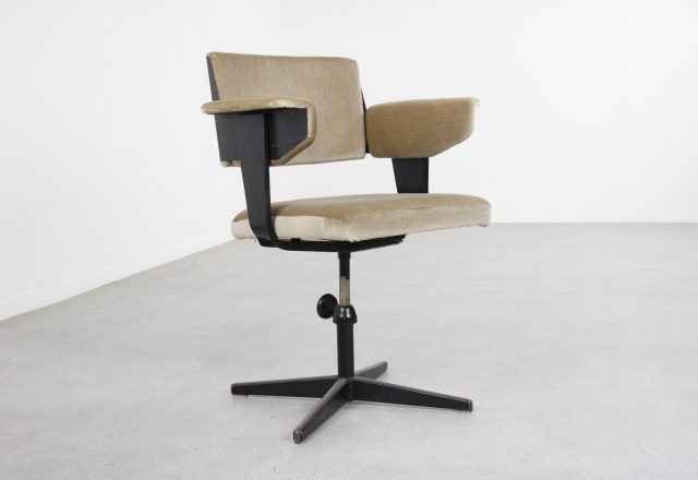 Friso Kramer Resort swivel office chair - Ahrend de Cirkel 1960s 1970s - Mid century Dutch design desk chair - Vintage design industriele bureaustoel 1