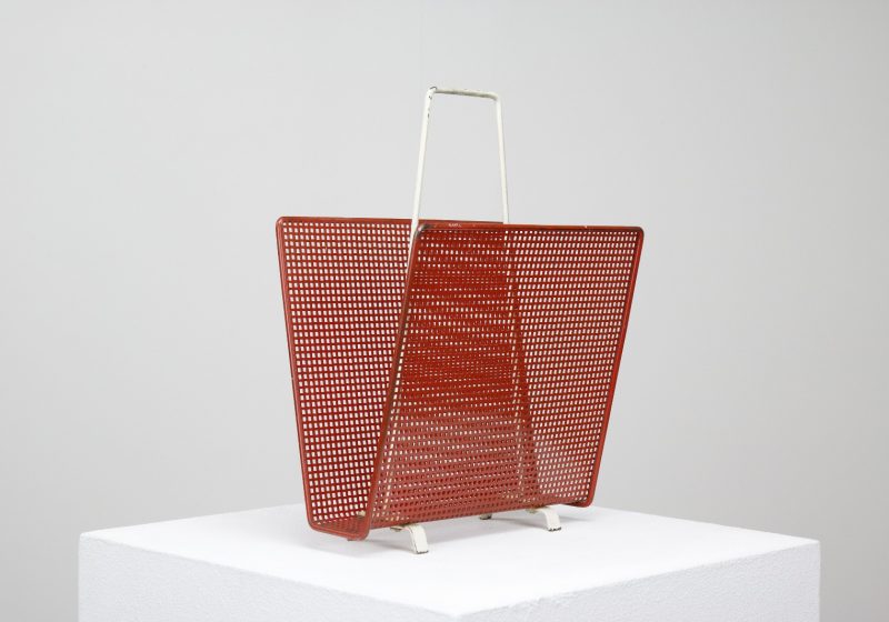 Mid century Dutch industrial perforated metal magazine rack 1960s - Vintage Nederlands design industriele lectuurbak Pilastro Mategot Tjerk Reijinga Artimeta 1