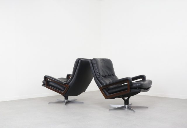 Vintage pair André Vandenbeuck King lounge chairs rosewood & leather 1960s Italy Strässle - Vintage Eames style fauteuils 1