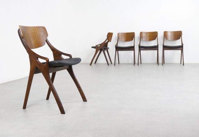 Arne Hovmand Olsen Mogens Kold sculptural mid century Danish dining chairs - Vintage Deense eetkamerstoelen 1960s 1