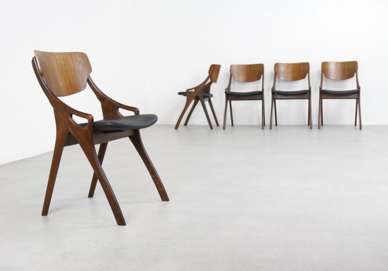 Arne Hovmand Olsen Mogens Kold sculptural mid century Danish dining chairs - Vintage Deense eetkamerstoelen 1960s 1