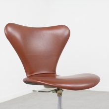 Vintage 3117 serie 7 office chair by Arne Jacobsen Fritz Hansen in leather Denmark 1980s - Vintage Deense vlinderstoel bureaustoel 3