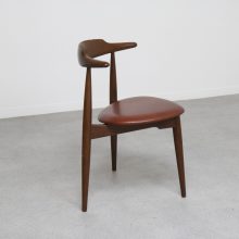 Vintage Hans J Wegner \\'Heart\\' chair Fritz Hansen - stained oak & leather Denmark 1950s - Mid century Danish leather dining chair 2