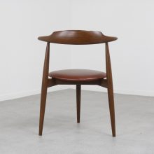 Vintage Hans J Wegner \\'Heart\\' chair Fritz Hansen - stained oak & leather Denmark 1950s - Mid century Danish leather dining chair 7