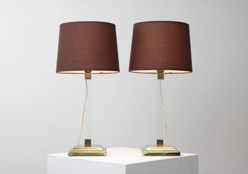 Vintage Hollywood regency style brass & lucite table lamps 1970s 1