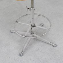 Friso Kramer Ahrend de Cirkel Reply drafting stool - Vintage Industriële tekenstoel atelierstoel 1960s 2