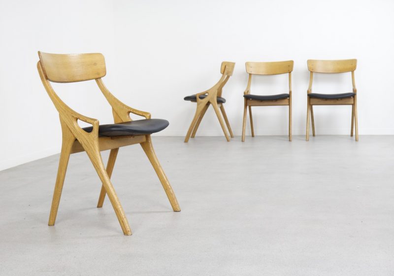 Danish oak & leather dining chairs Arne Hovmand Olsen Mogens Kold - Vintage Deense eetkamerstoelen 1960s 1