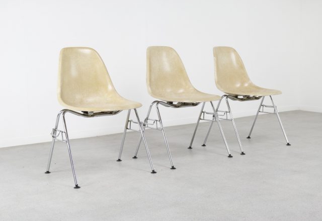 Early vintage parchment DSS fiberglass chairs by Charles & Ray Eames for Herman Miller 1950s 7