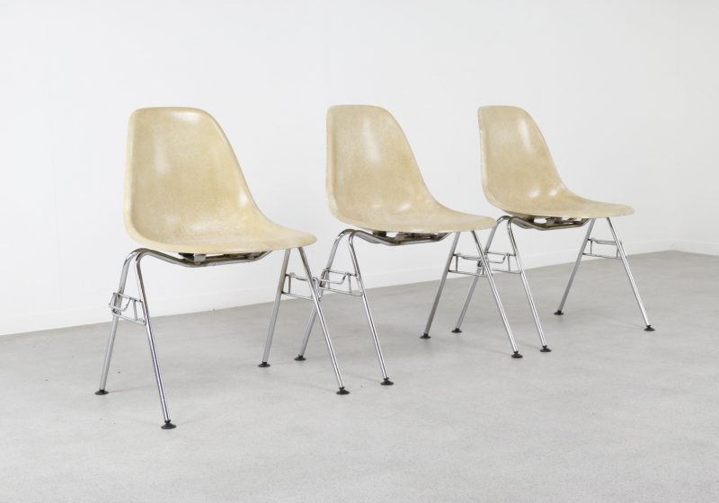 Early vintage parchment DSS fiberglass chairs by Charles & Ray Eames for Herman Miller 1950s 7