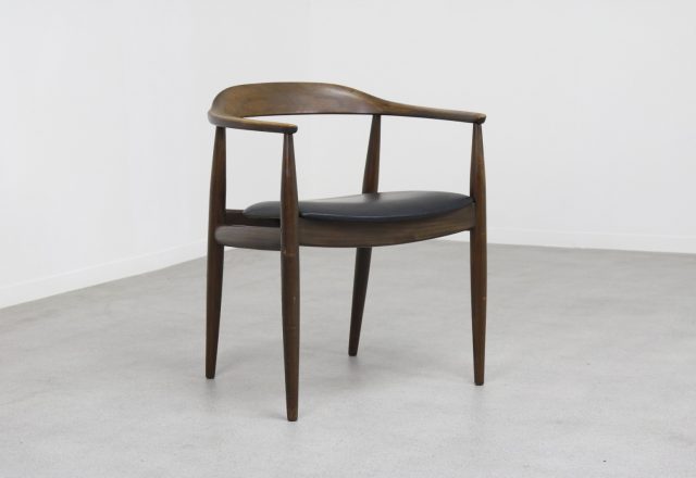 Illum Wikkelsø armchair for Niels Eilersen 1950s 1960s elm & leatherette - Mid century Danish chair 1