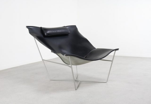 David Weeks black leather Semana sling lounge chair No. 501 Habitat modern U.K. design 1990 1