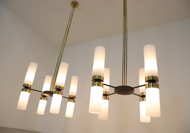 Large mid century chandeliers in brass metal & opaline glass - Arredoluce Stilnovo Raak Amsterdam 1960s 13