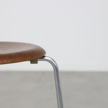 Early Dot stool by Arne Jacobsen for Fritz Hansen 1965 1960s mid century Danish design stool 4