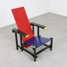 Vintage Gerrit Rietveld Cassina 635 Red And Blue lounge chair - Dutch design 1990s 1