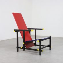 Vintage Gerrit Rietveld Cassina 635 Red And Blue lounge chair - Dutch design 1990s 4