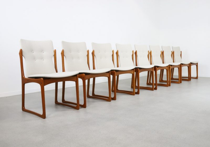 Set of 8 vintage Danish dining chairs by Vamdrup Stolefabrik sculptural teak 1960s - Vintage Deense eetkamerstoelen 1