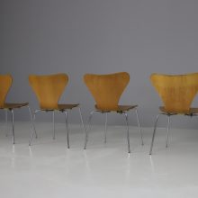 Arne Jacobsen Fritz Hansen 3107 Series 7 patinated oak vintage Danish design dining chairs 1980s 4