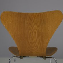 Arne Jacobsen Fritz Hansen 3107 Series 7 patinated oak vintage Danish design dining chairs 1980s 5