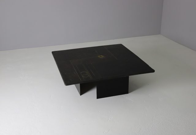 Paul Kingma brutalist coffee table in slate stone & brass 1970s Mid century Dutch design 1