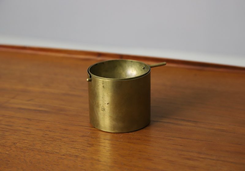 Arne Jacobsen Stelton Cylinda line rare first edition vintage patinated brass revolving ash tray 1968 1960s misattributed to the SAS hotel copenhagen 7