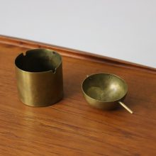 Arne Jacobsen Stelton Cylinda line rare first edition vintage patinated brass revolving ash tray 1968 1960s misattributed to the SAS hotel copenhagen 3