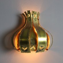 Pair of Danish brass wall lights by Svend Aage Holm Sørensen for Holm Sørensen & Co vintage Danish design lighting 1960s 4