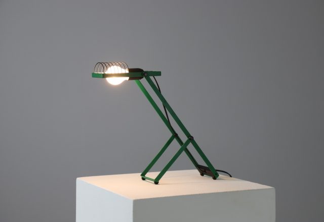 Ernesto Gismondi green Sintesi Tavolo table lamp for Artemide 1976 Vintage Italian design desk lamp 1