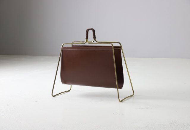 Carl Auböck vintage magazine rack in patinated brass & leather for Illums Bolighus Denmark 1950s mid century Austrian Danish design magazine holder 1