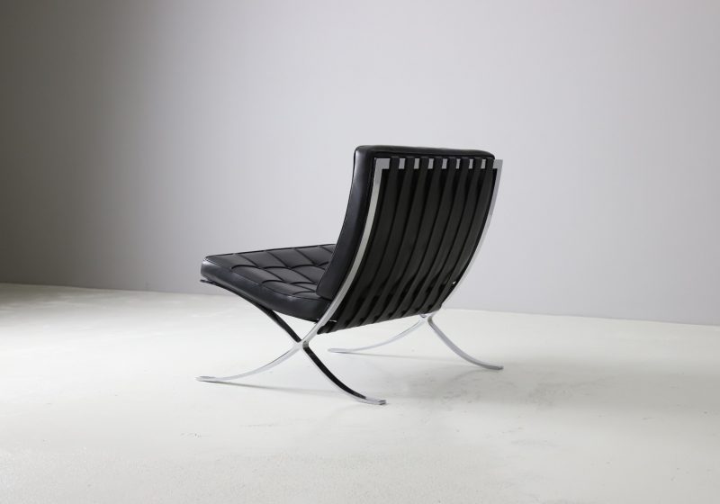 Vintage black leather Barcelona lounge chairs by Ludwig Mies van der Rohe for Knoll International 1980s 1