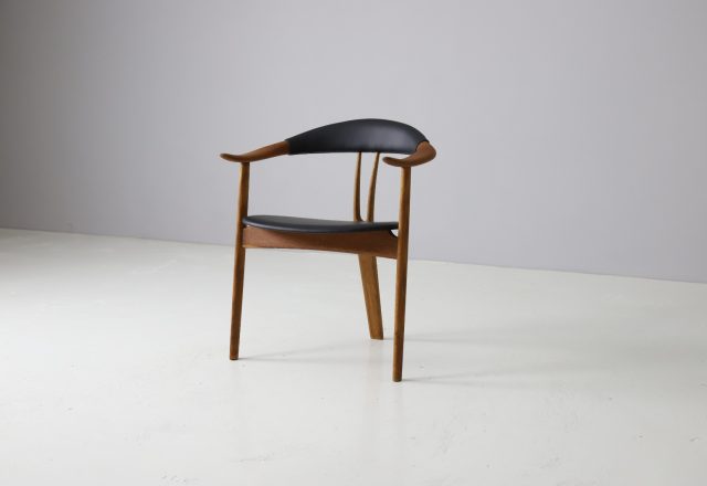 Rare Arne Hovmand Olsen three legged armchair model 308 for Mogens Kold Denmark 1956 Vintage Danish design chair 1