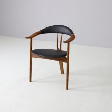 Rare Arne Hovmand Olsen three legged armchair model 308 for Mogens Kold Denmark 1956 Vintage Danish design chair 2 Rare Arne Hovmand Olsen three legged armchair model 308 for Mogens Kold Denmark 1956 Vintage Danish design chair 2