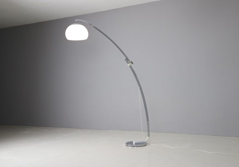 Goffredo Reggiani vintage Italian arc floor lamp for Reggiani 1960s mid century Italian design 1